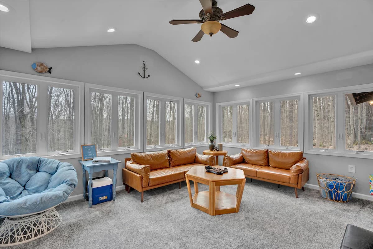 Pocono Family Cabin w/ Hot Tub, Fire Pit & Sunroom